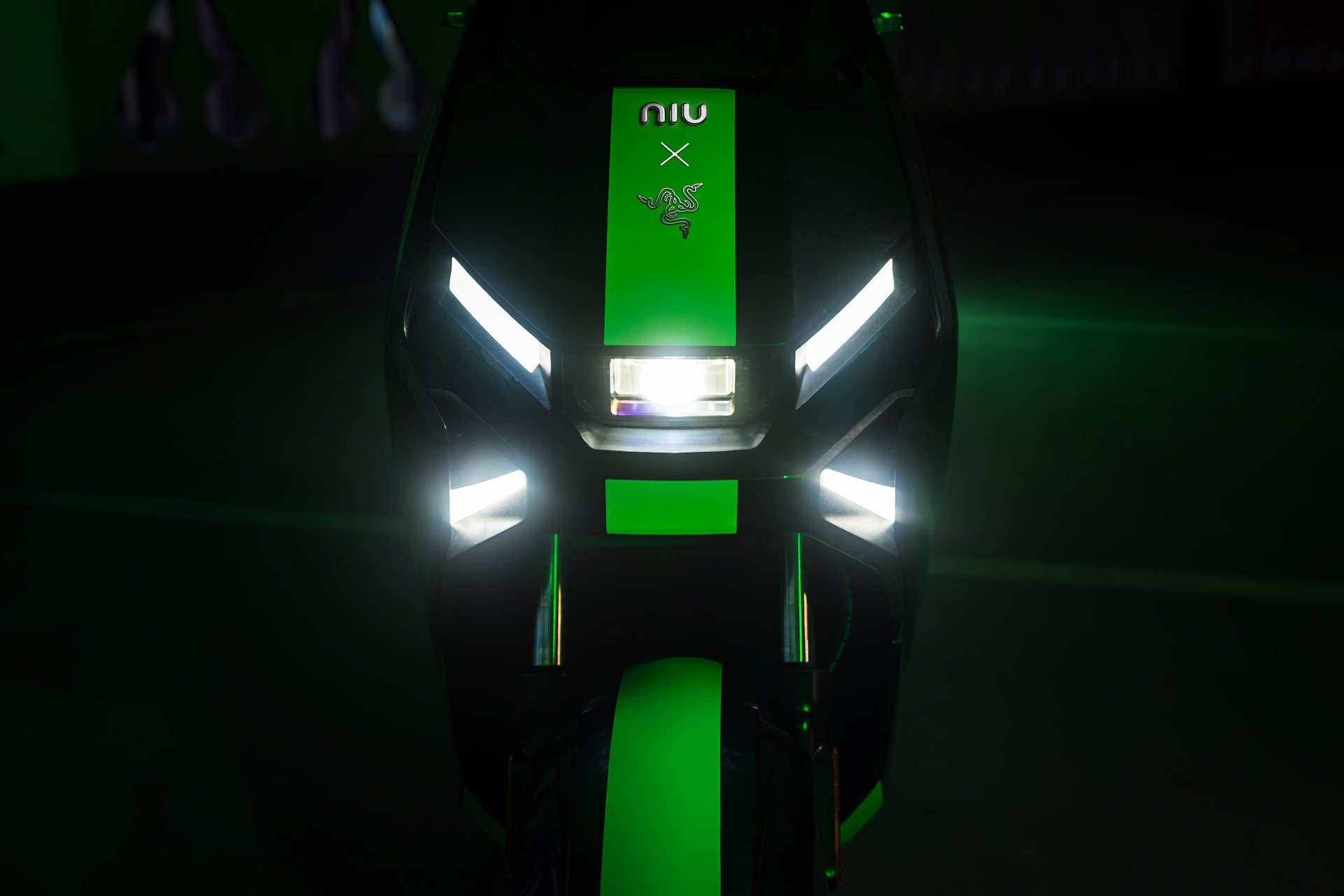 FQiX x Razer Special Edition: movilidad urbana bajo un lenguaje icónico de diseño