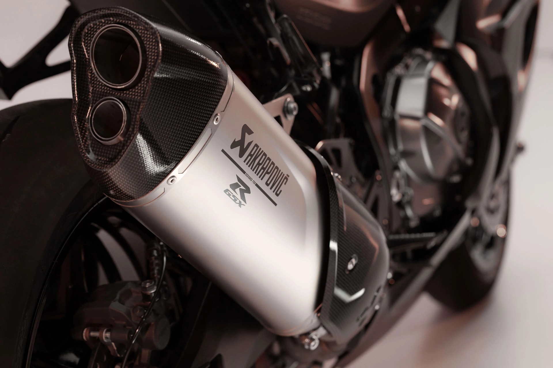 GSX-R1000R Stealth: Suzuki's latest limited series inspired by the nautical world