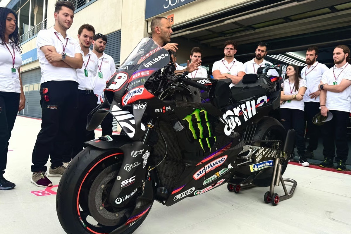 The students of the Master in Motorsport Engineering experience the competition from within during the 2026 Aragon GP