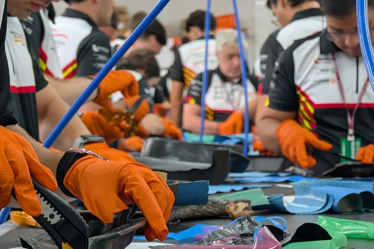 The students of the Master in Motorsport Engineering experience the competition from within during the 2026 Aragon GP