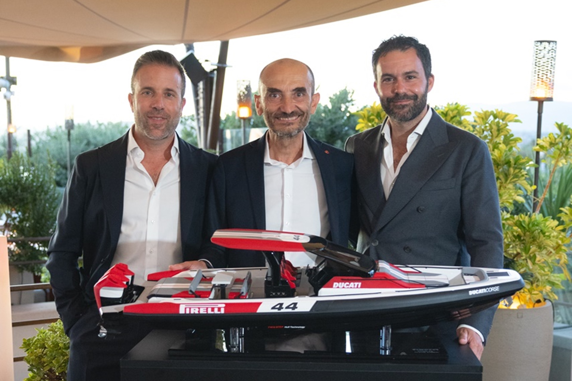 PIRELLI 44 | Ducati Edition: the design language of the Italian brand is transferred to the nautical world