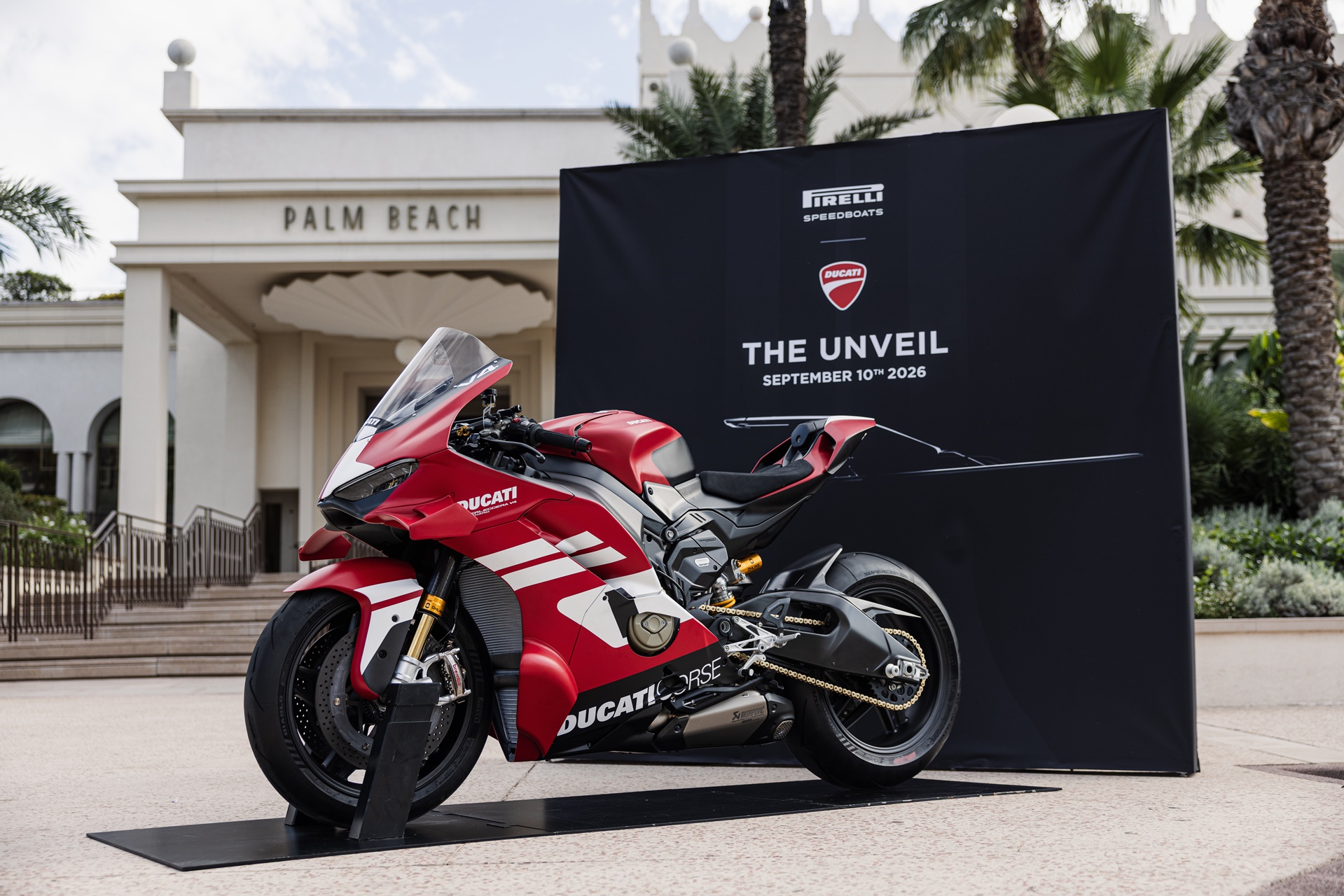 PIRELLI 44 | Ducati Edition: the design language of the Italian brand is transferred to the nautical world
