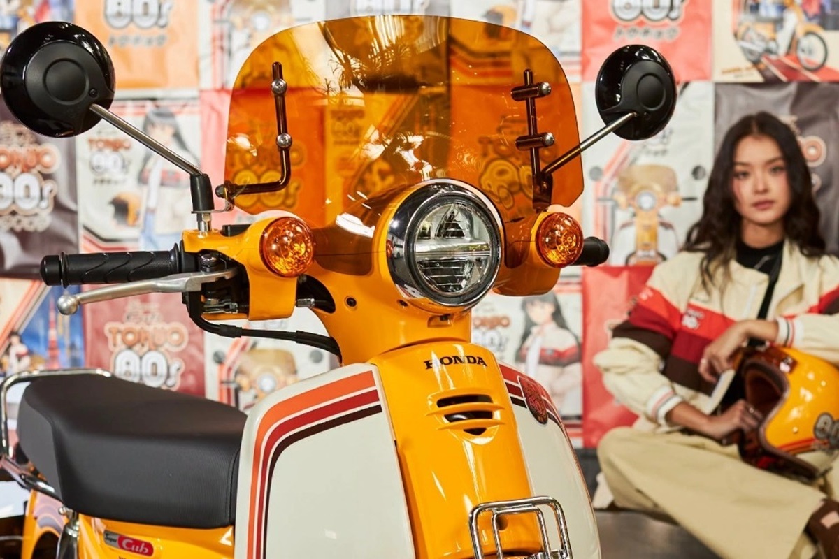 Super Cub Tokyo 80s Edition: inspiración ochentera en la última serie especial del mítico scooter de Honda