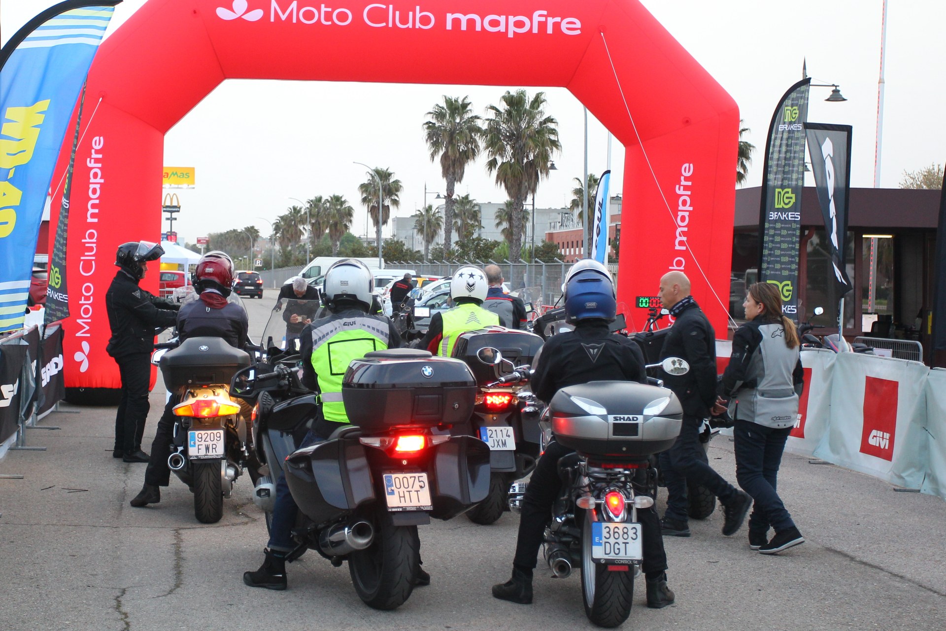 Travel alone on a motorcycle or accompanied by a soul ridertravel alone on a motorcycle or accompanied by a soul rider