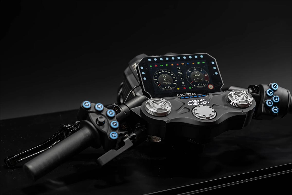 Accessories such as the Moza digital screen can be attached to the handlebar