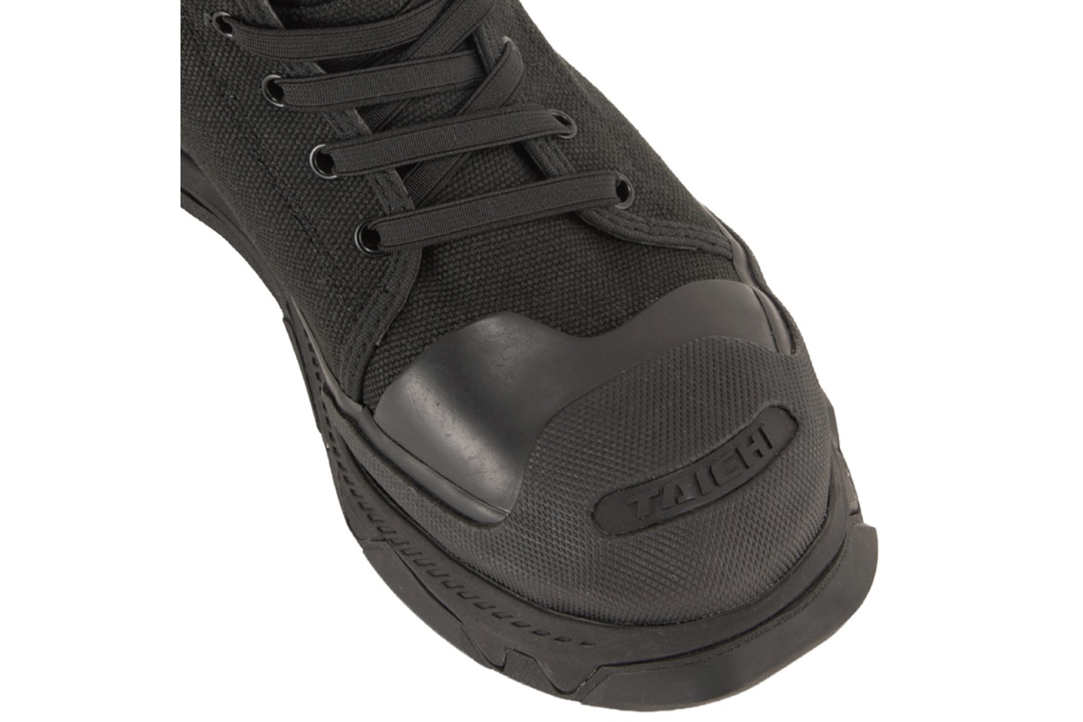 New RS Taichi shoes RSS017: To ride a motorcycle comfortably even if we are not “up to the task”