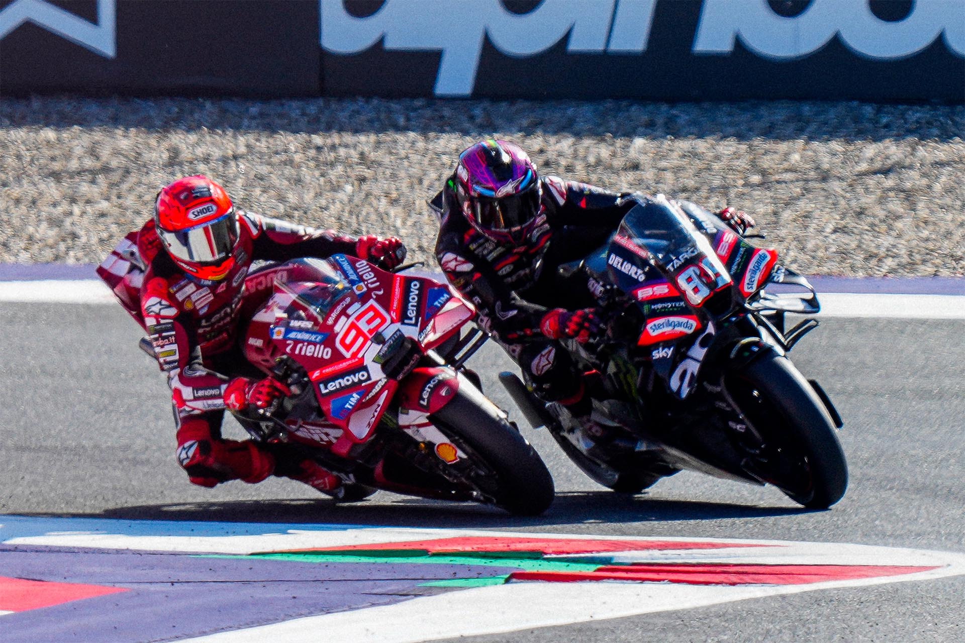 One of the images of the GP was Márquez's tight overtaking of Martín