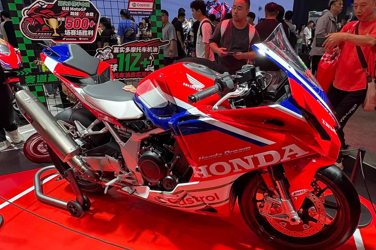 “CBR500R FOUR Racing Color”: Honda presents a concept in the image and likeness of the MotoGP RC213V