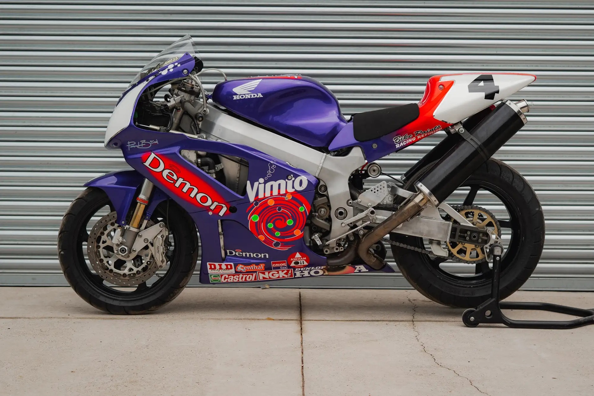 A pair of legendary VTR1000 SP-1 Hondas will be auctioned next November