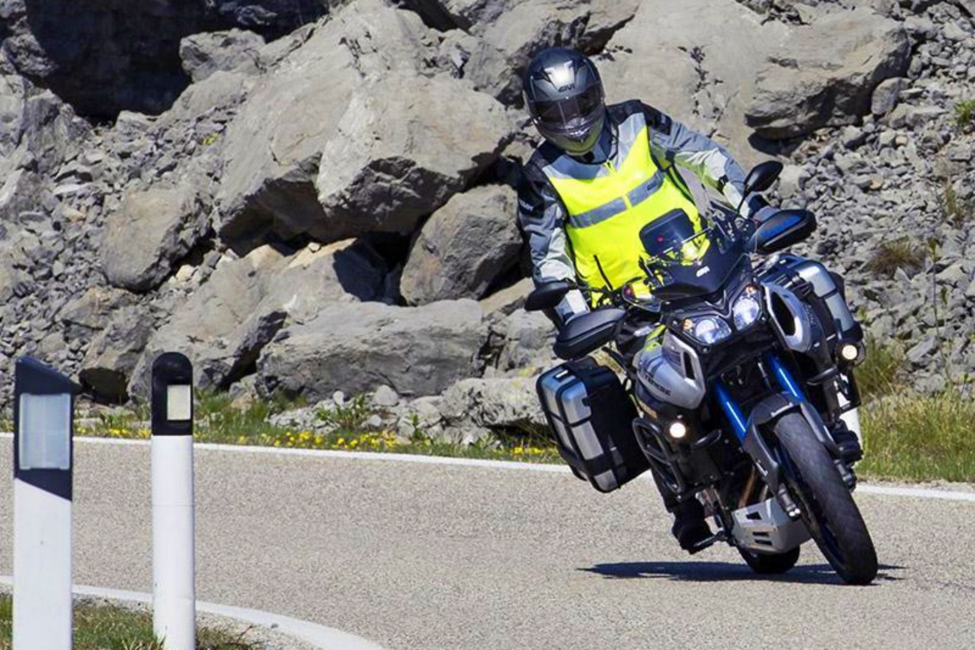There are 5 days left, open the motorcycle closet and see if you are going to risk 200 euros with the new DGT regulations