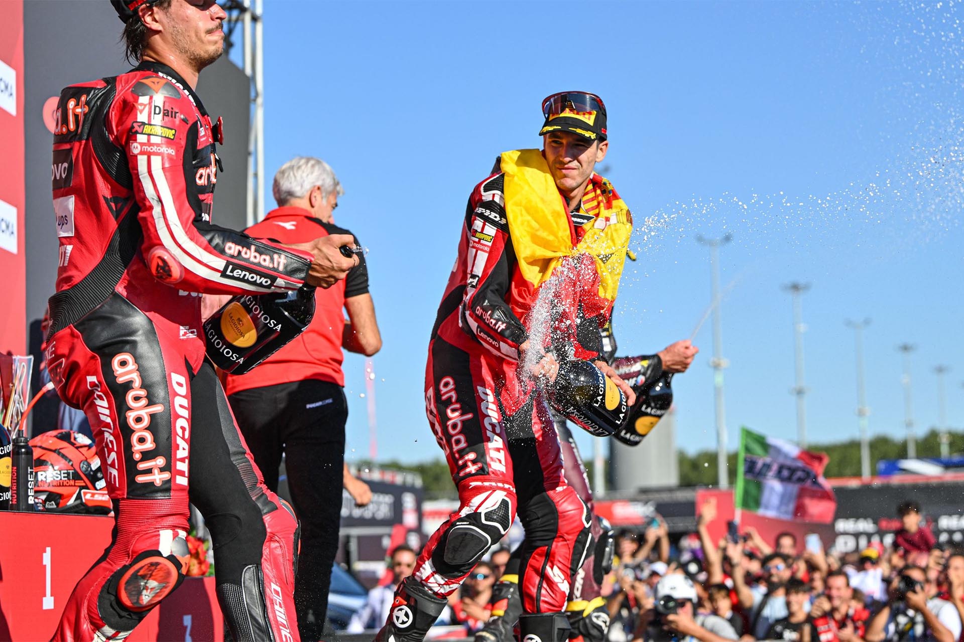 With his victory in the Superpole Race, Lecuona delayed the title for another race