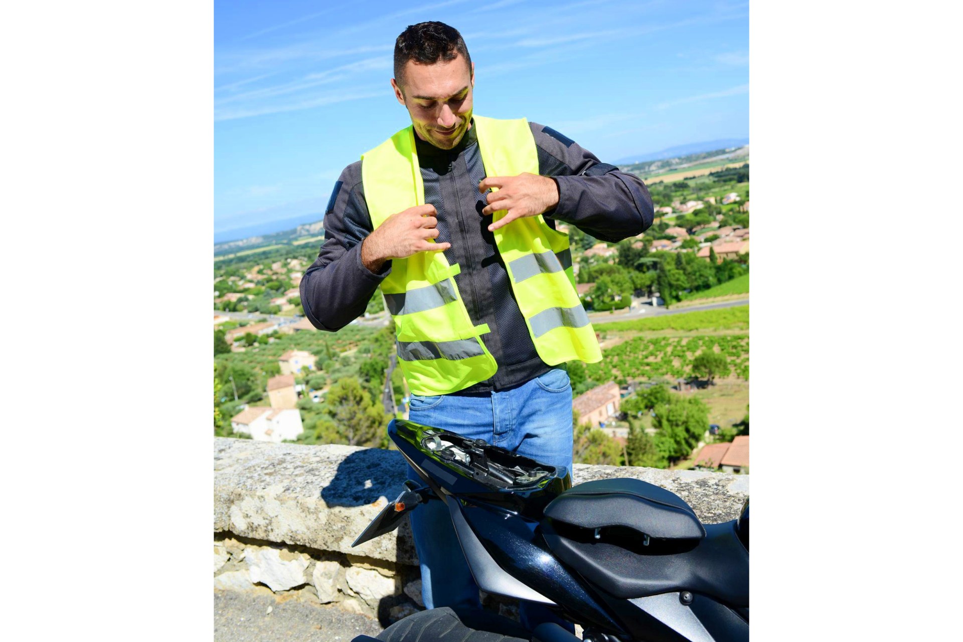 Reflective vest new DGT regulations