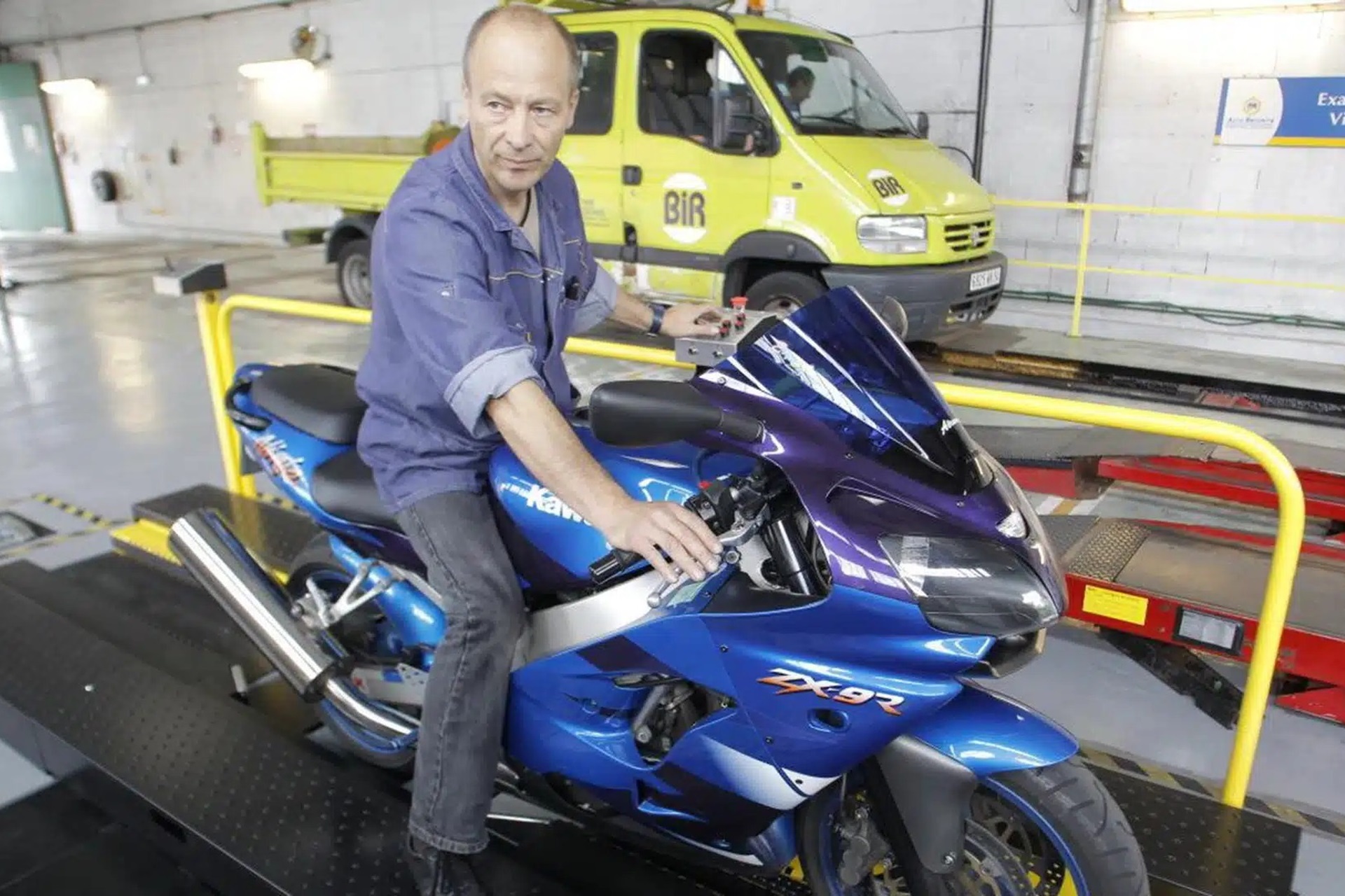 How much you pay to pass the MOT on your motorcycle only depends on one thing: where you live.