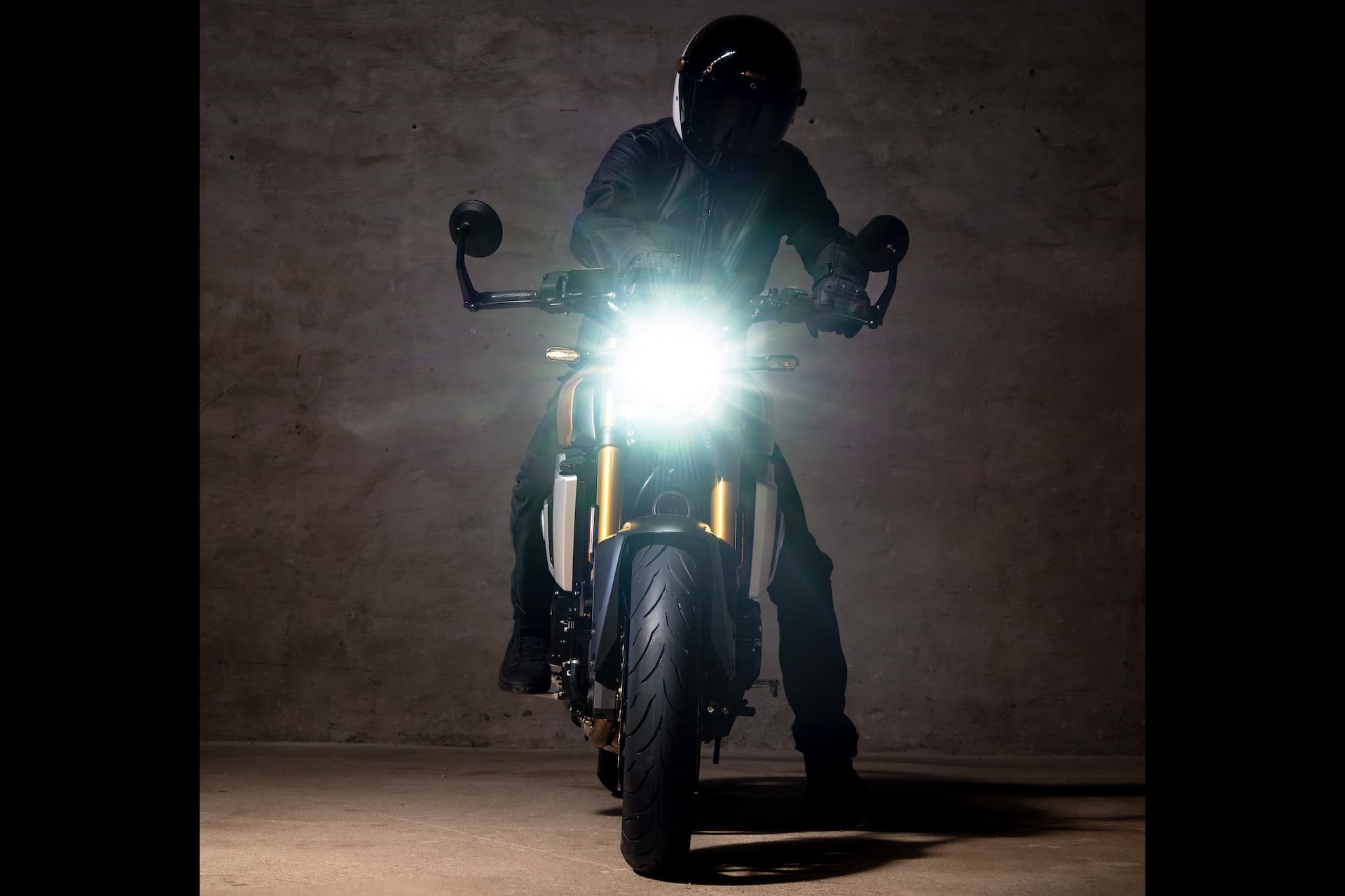 Continental launches the new ContiMotion EVO, the new reference within its sport touring range
