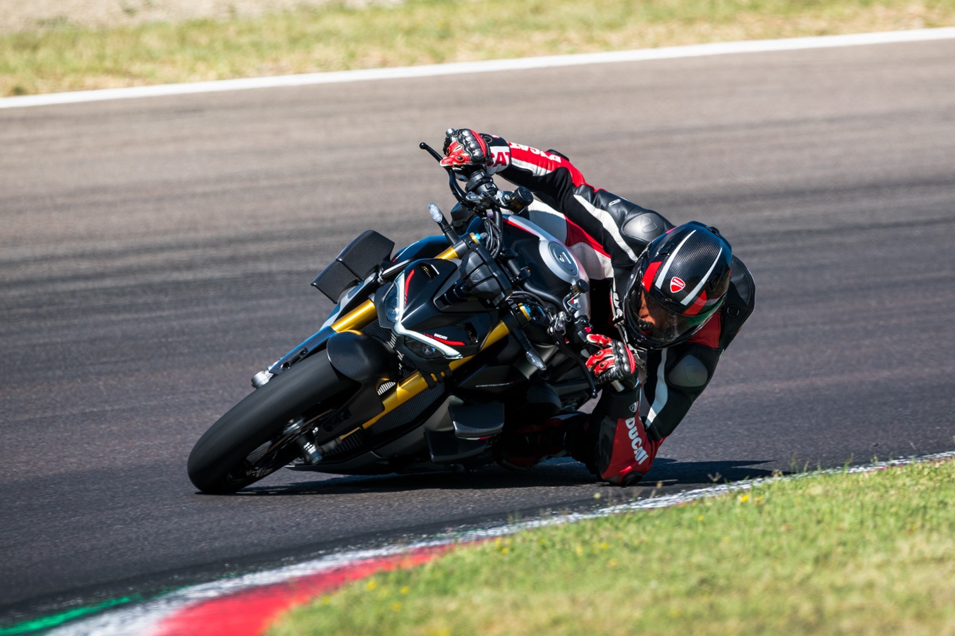 2027 will be the year of SP versions within the Ducati range: a new Streetfighter V4 SP will join it