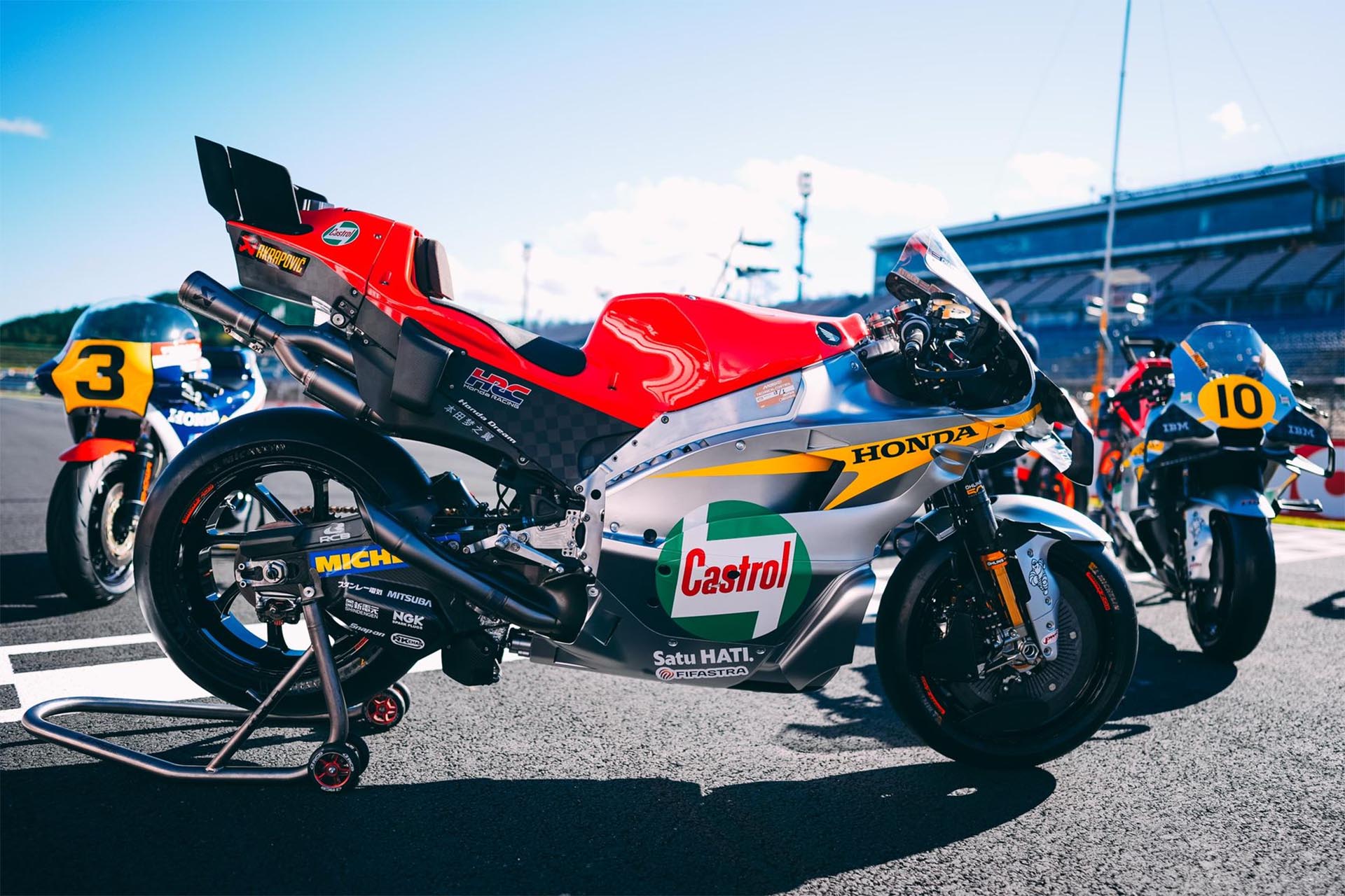 The bike keeps the original design quite faithfully.