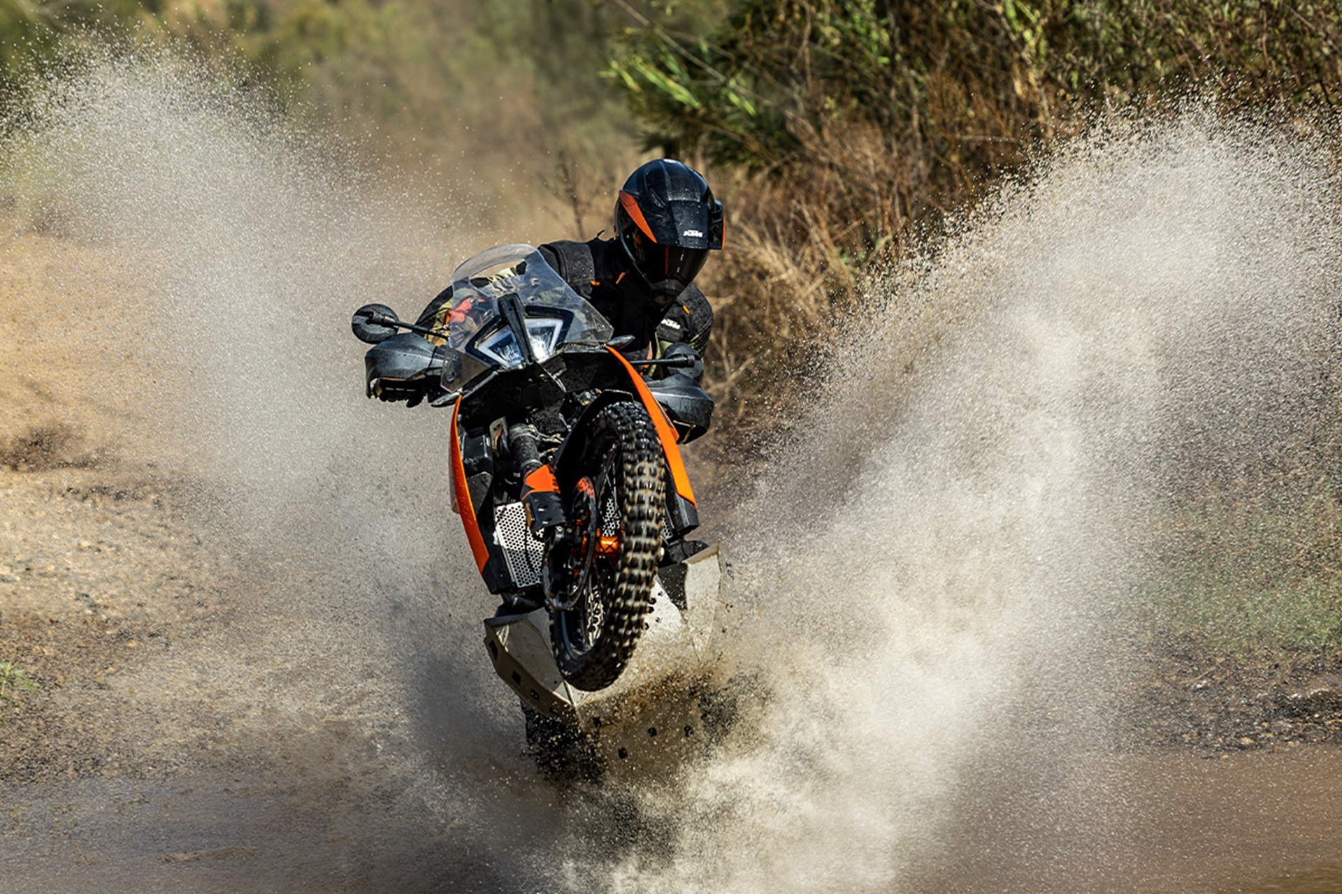 KTM resurrects the 990 Adventure: two prototypes point to a new R version for 2027