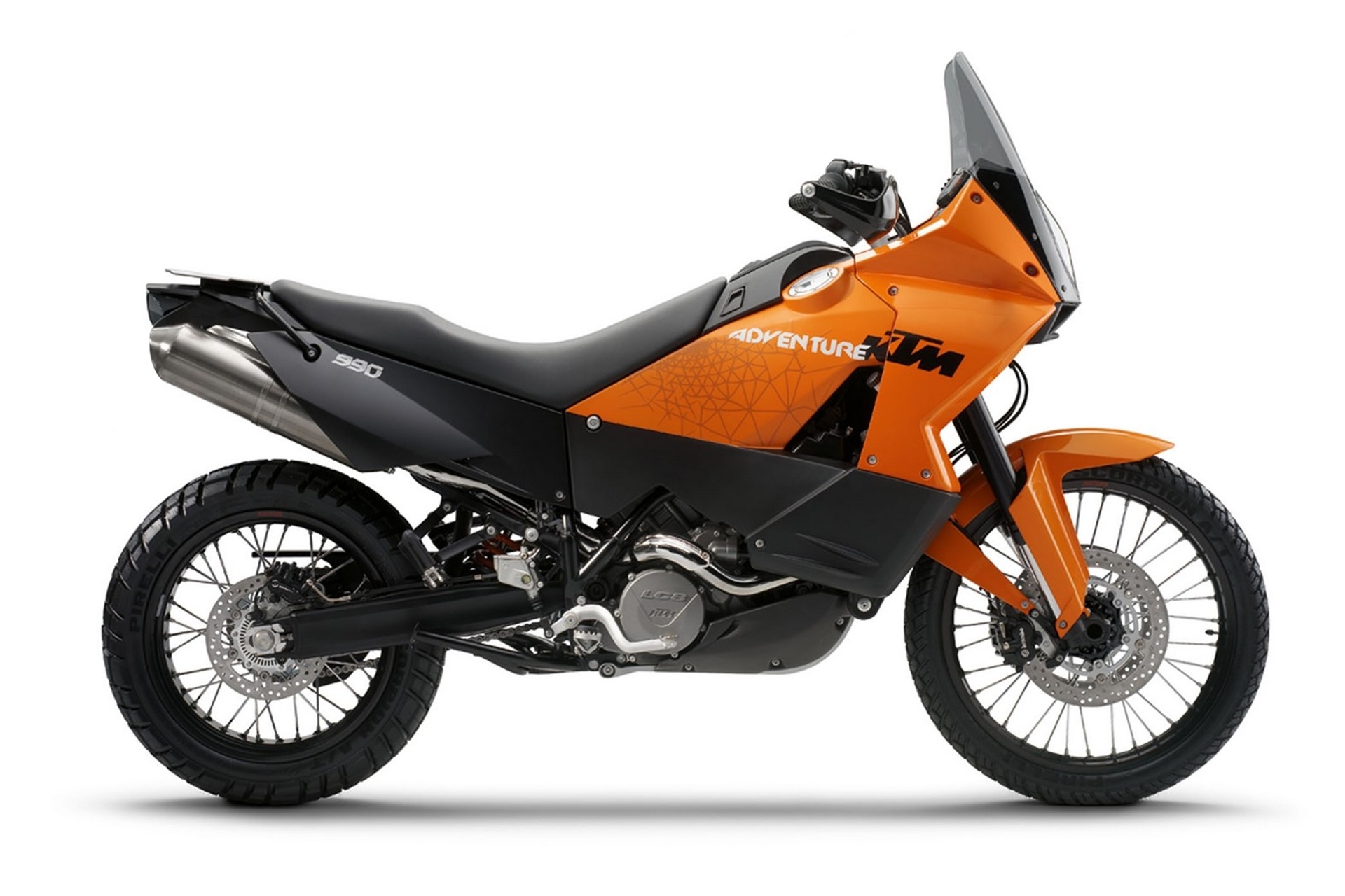 KTM resurrects the 990 Adventure: two prototypes point to a new R version for 2027