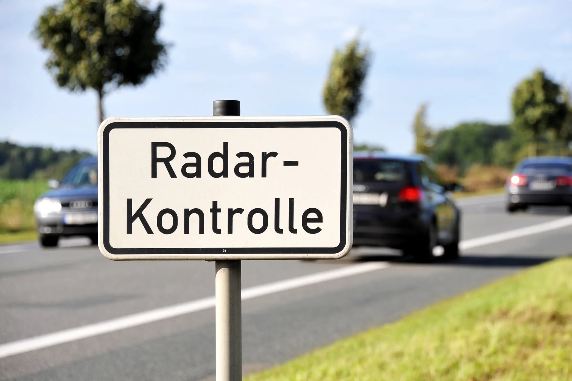 A radar in Germany accumulates hundreds of fines in a few hours as a result of “fake” signage