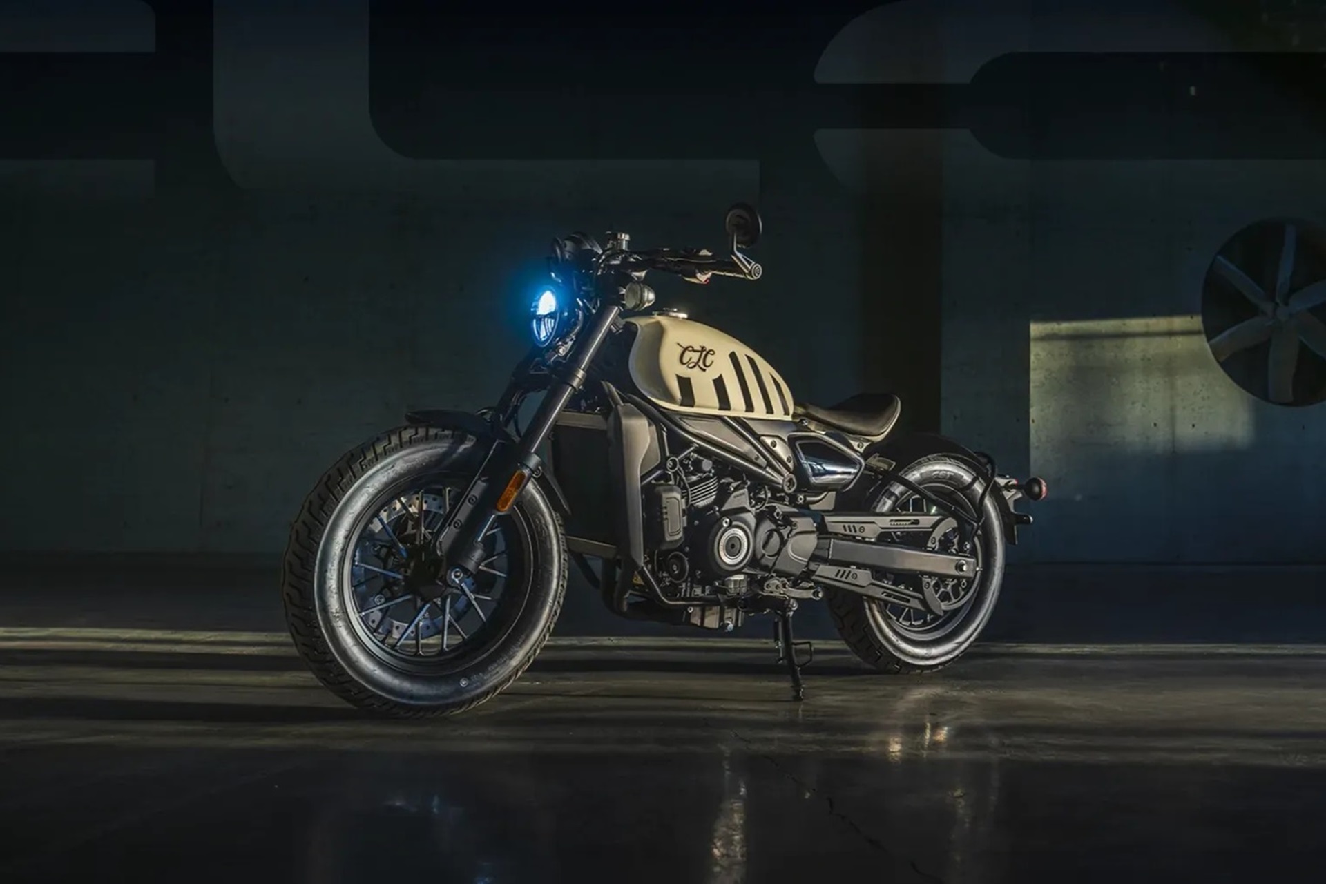 CFMOTO 450CL-C Bobber 2026