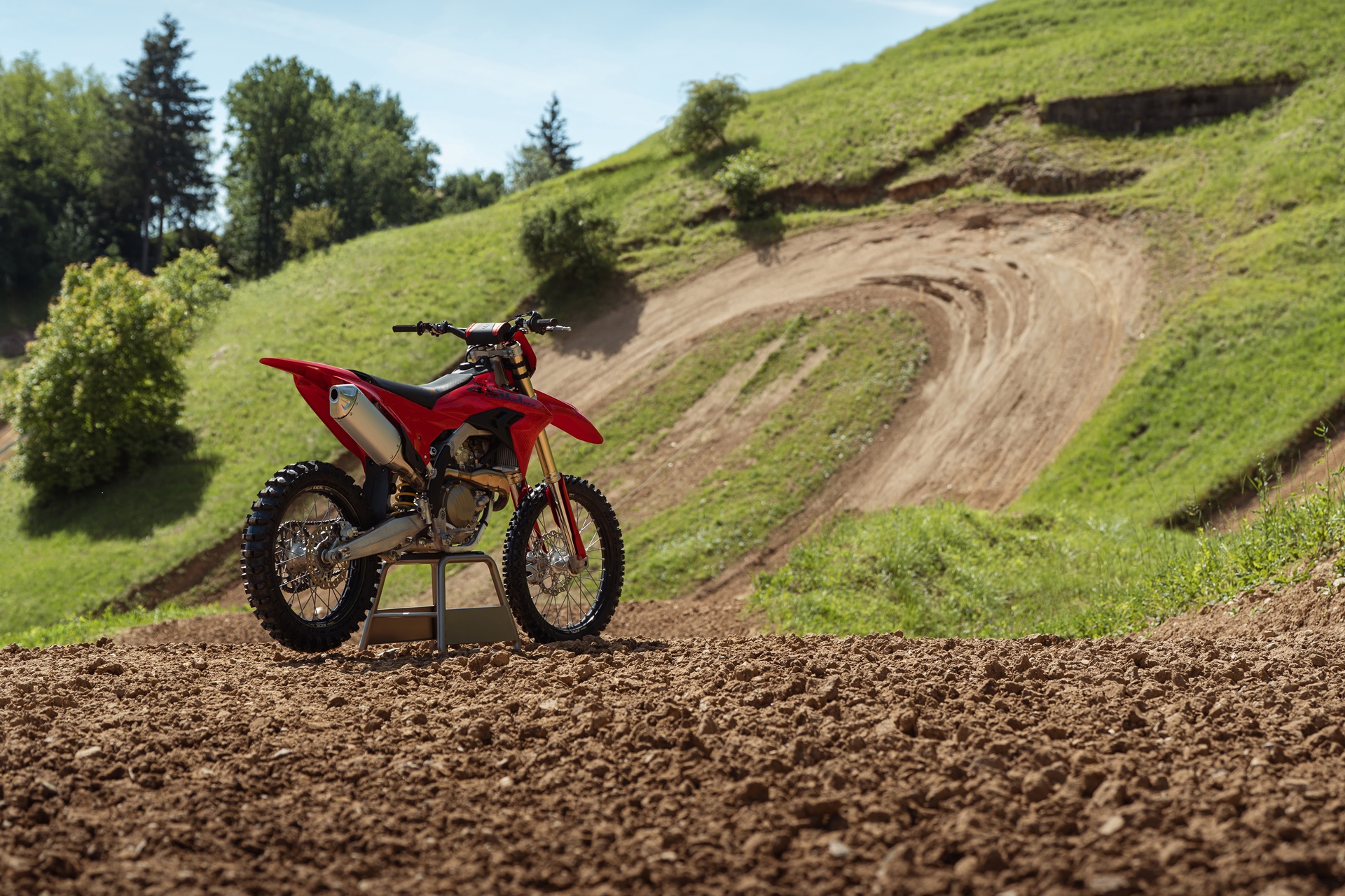 Ducati Desmo450 MX 2027 range: more features and better ergonomics to improve riding
