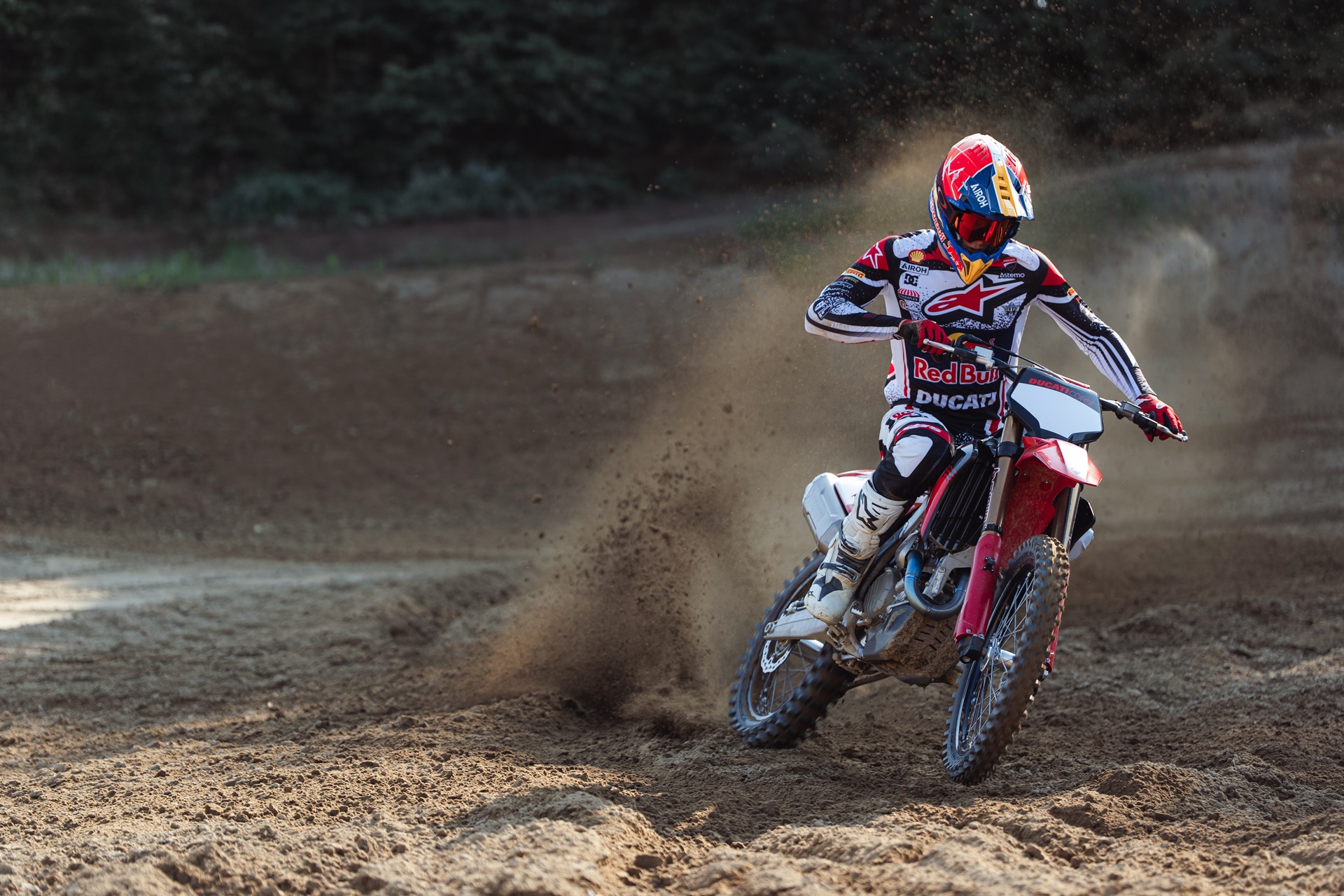 Ducati Desmo450 MX 2027 range: more features and better ergonomics to improve riding