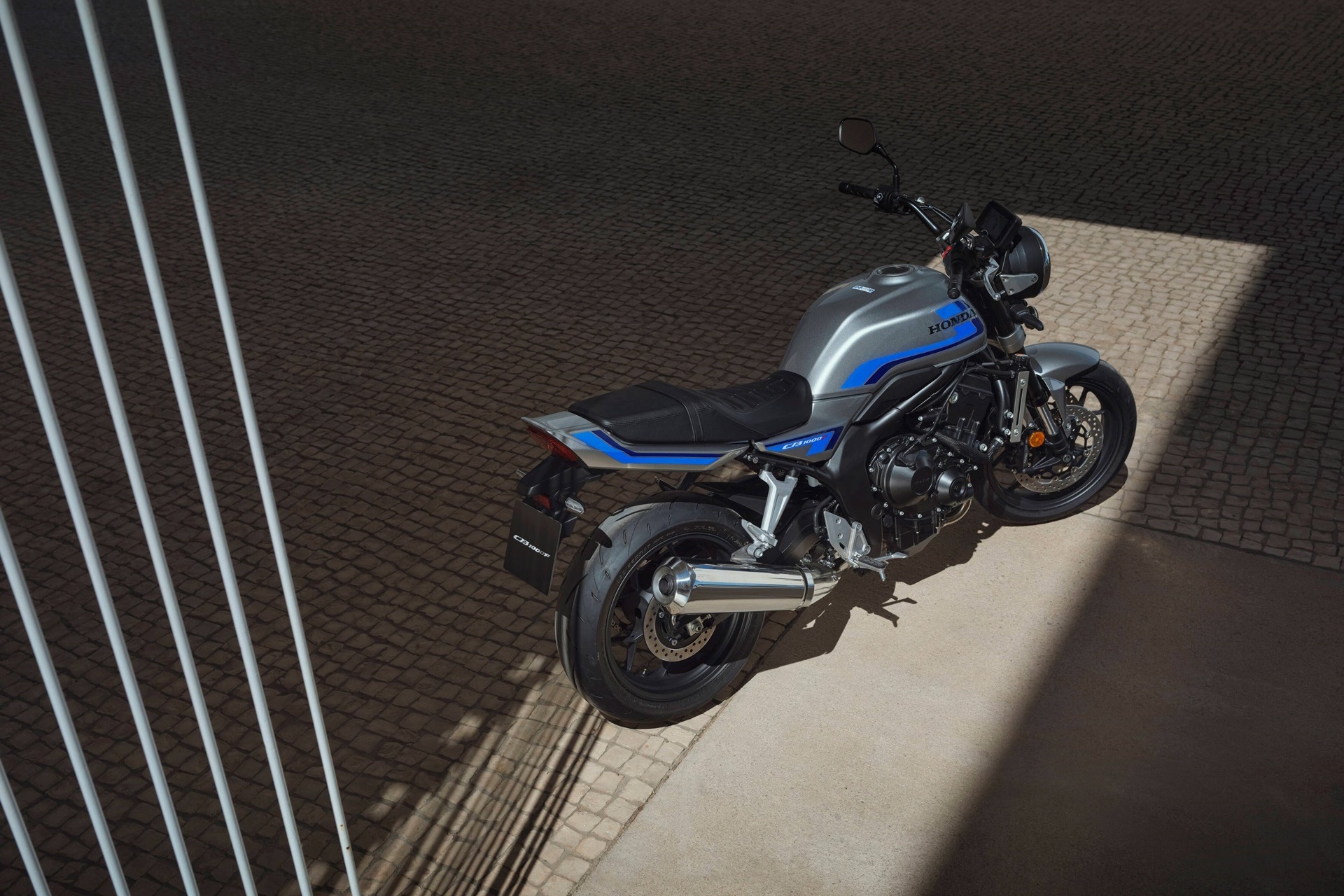 The story behind the CB1000F: the naked with retro essence and aesthetics born from competition