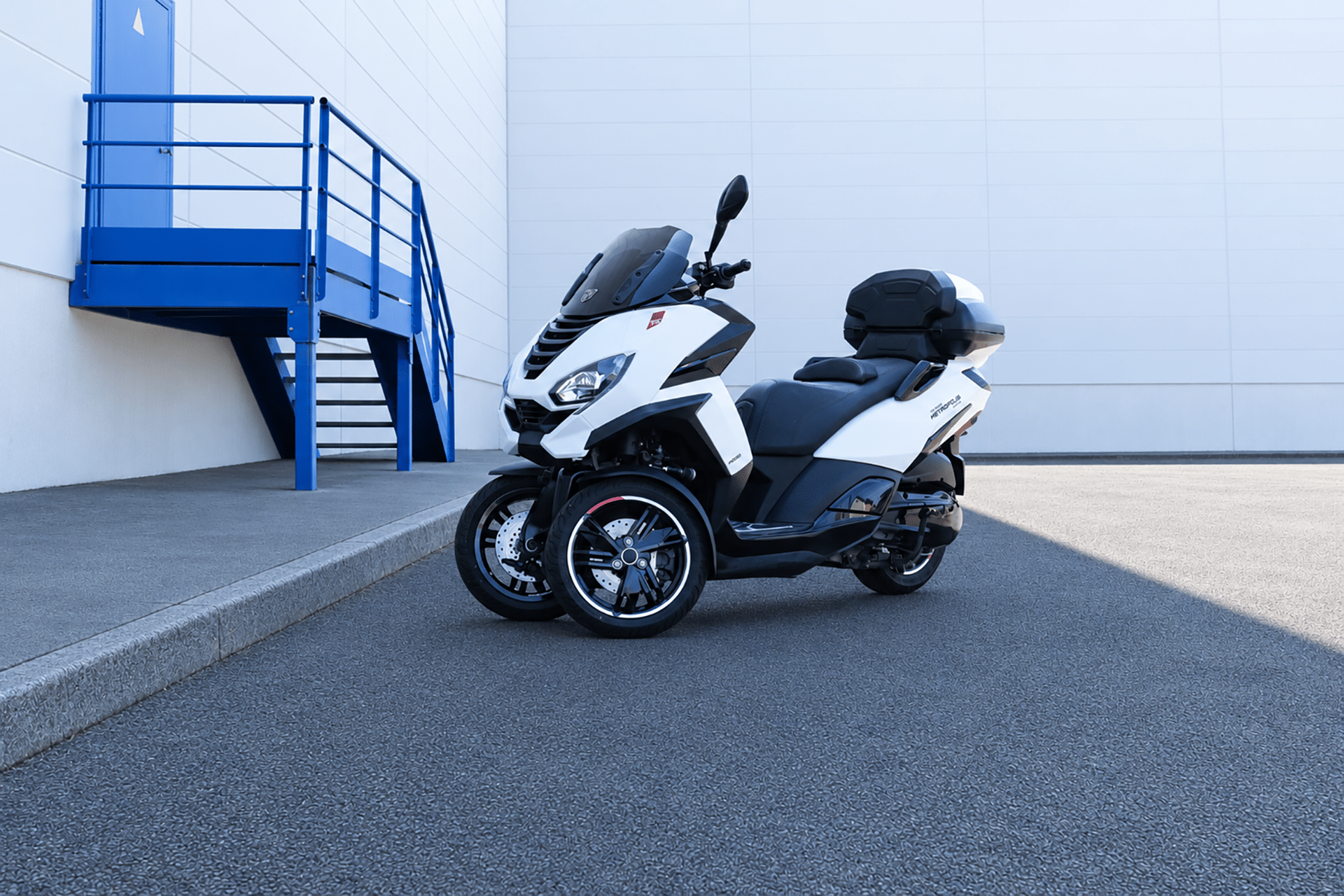 Peugeot Metropolis SW R: functionality and comfort on three wheels