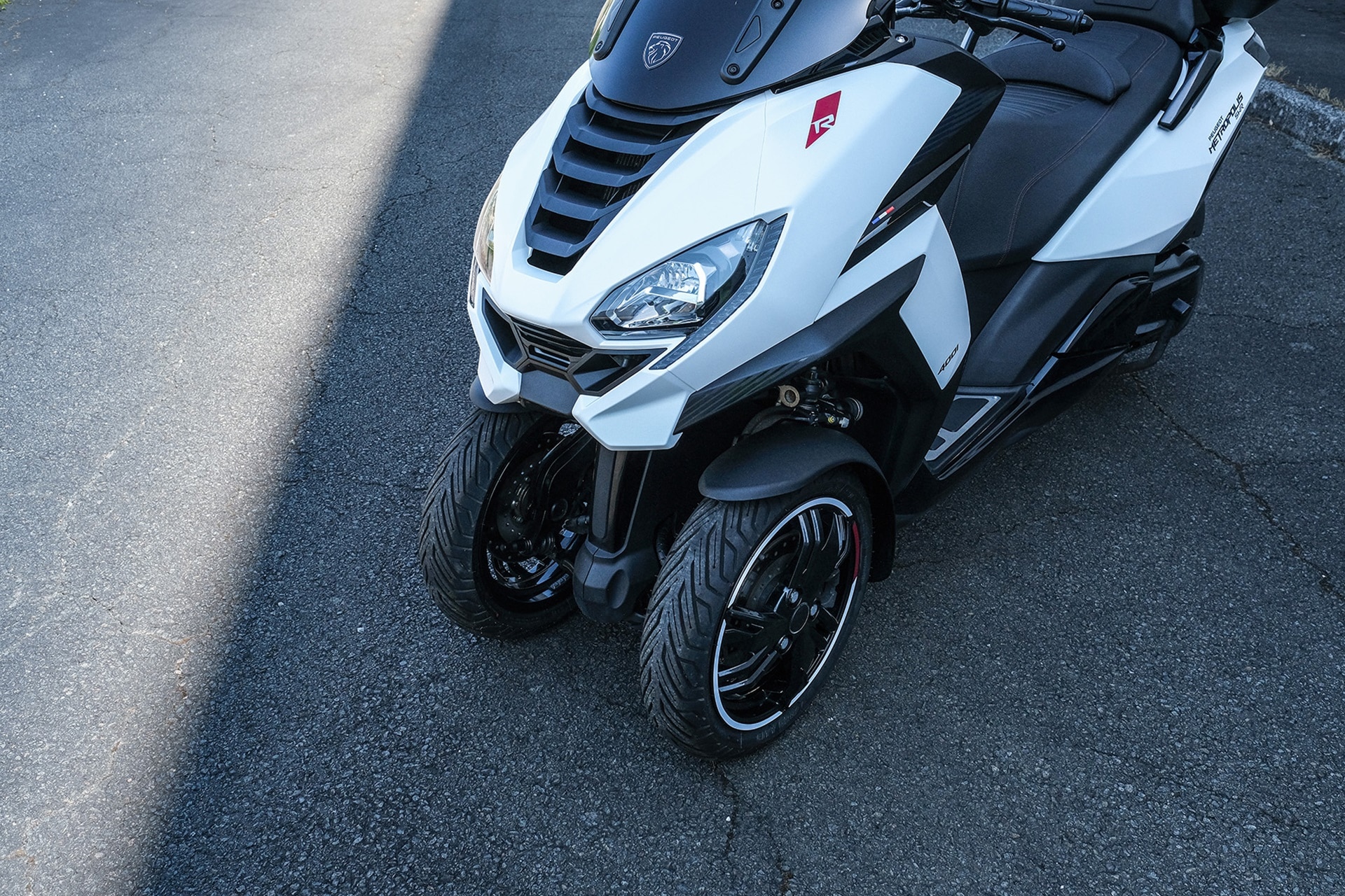 Peugeot Metropolis SW R: functionality and comfort on three wheels