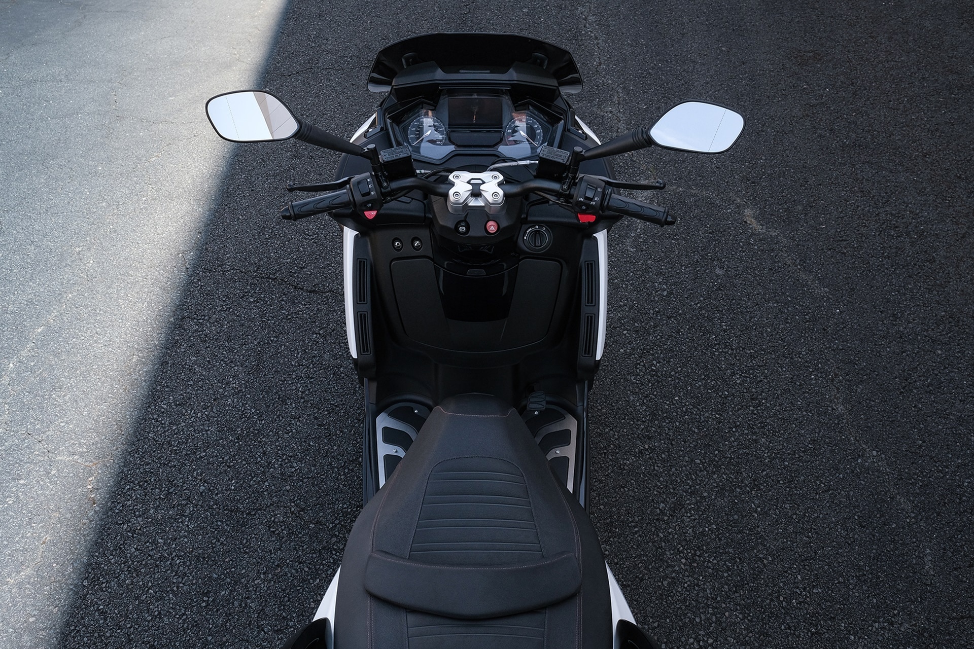 Peugeot Metropolis SW R: functionality and comfort on three wheels