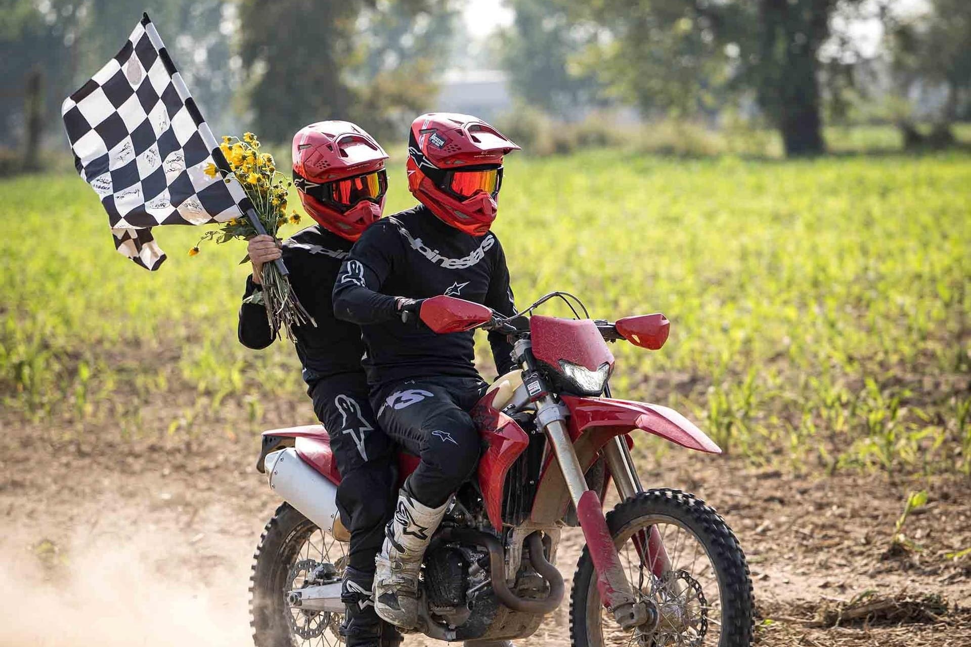 Silvio Sabba and Valerio Boni break a new record on a Ducati Desmo450 EDS