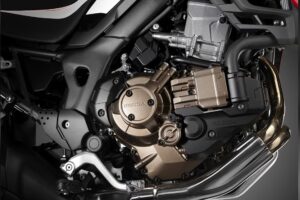 Honda patents a twin-cylinder engine "simplified design"