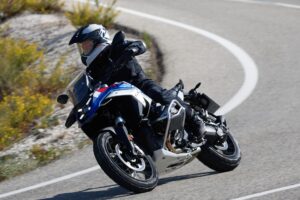 How to travel by motorcycle without hurting your back: tips for a more comfortable ride
