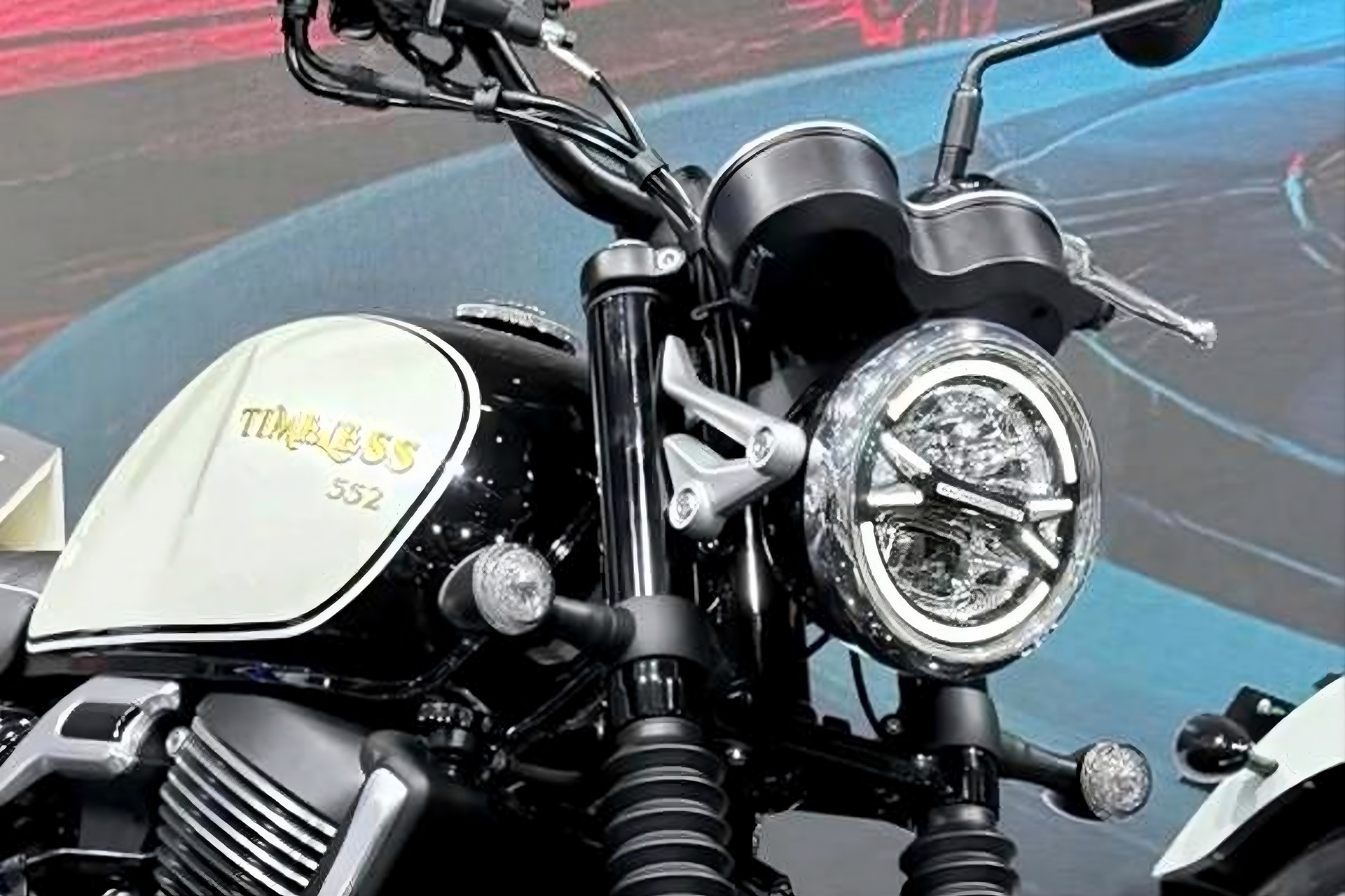 Morbidelli amplía su gama neo retro con la nueva Timeless 552