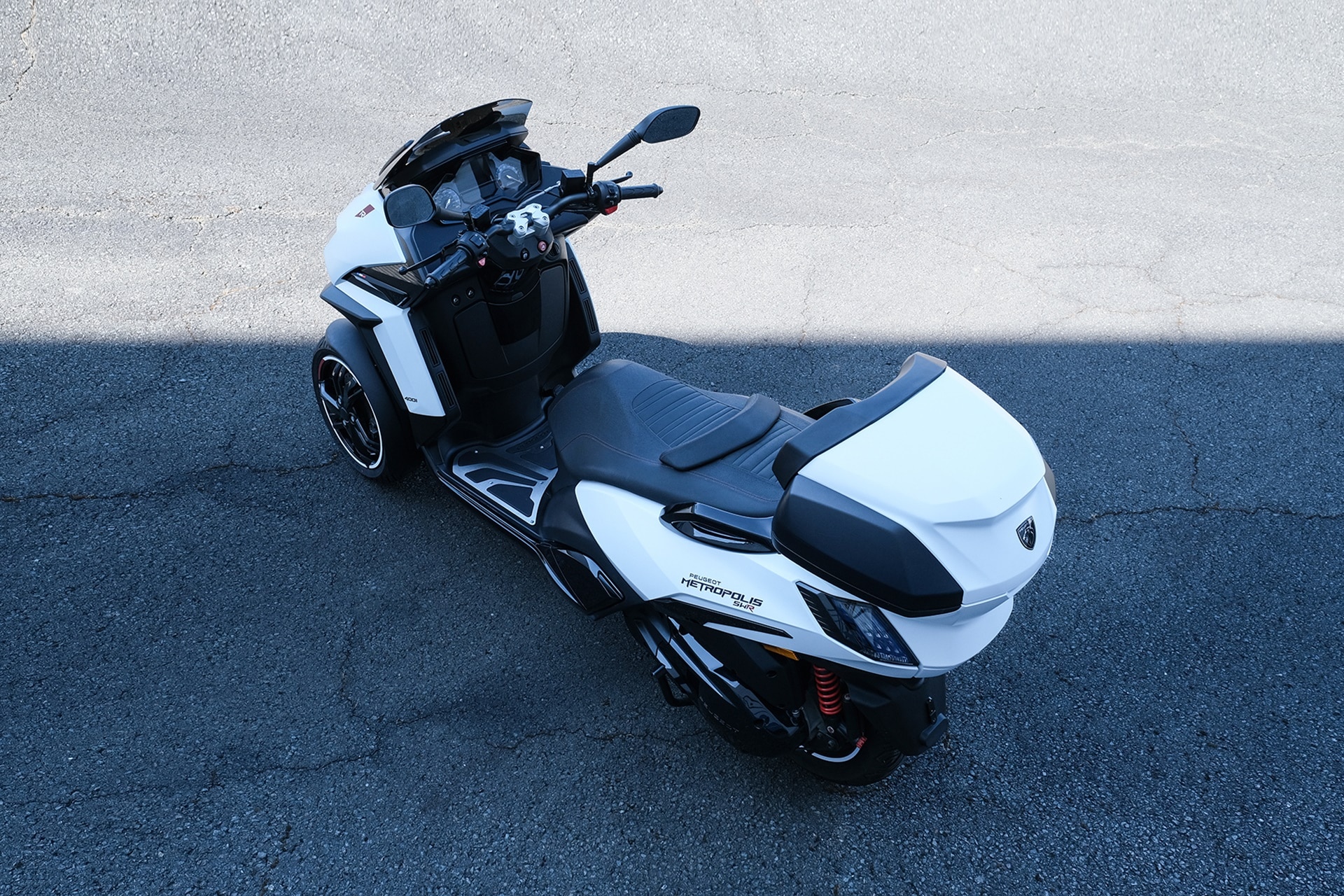 Peugeot Metropolis SW R: functionality and comfort on three wheels
