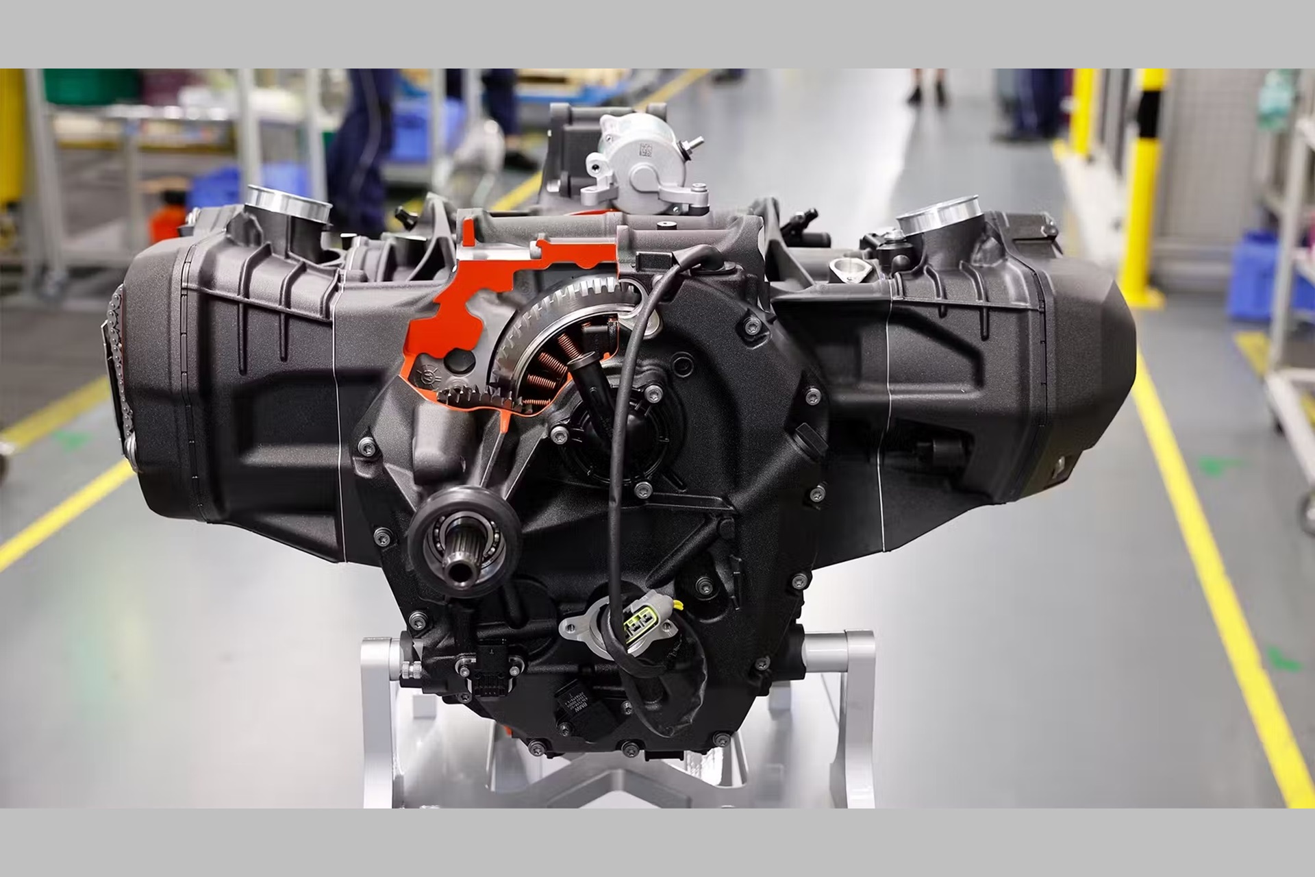 ZXMoto prepares a rival to the BMW GS: 1,000 cc boxer engine, cardan shaft and AMT transmission